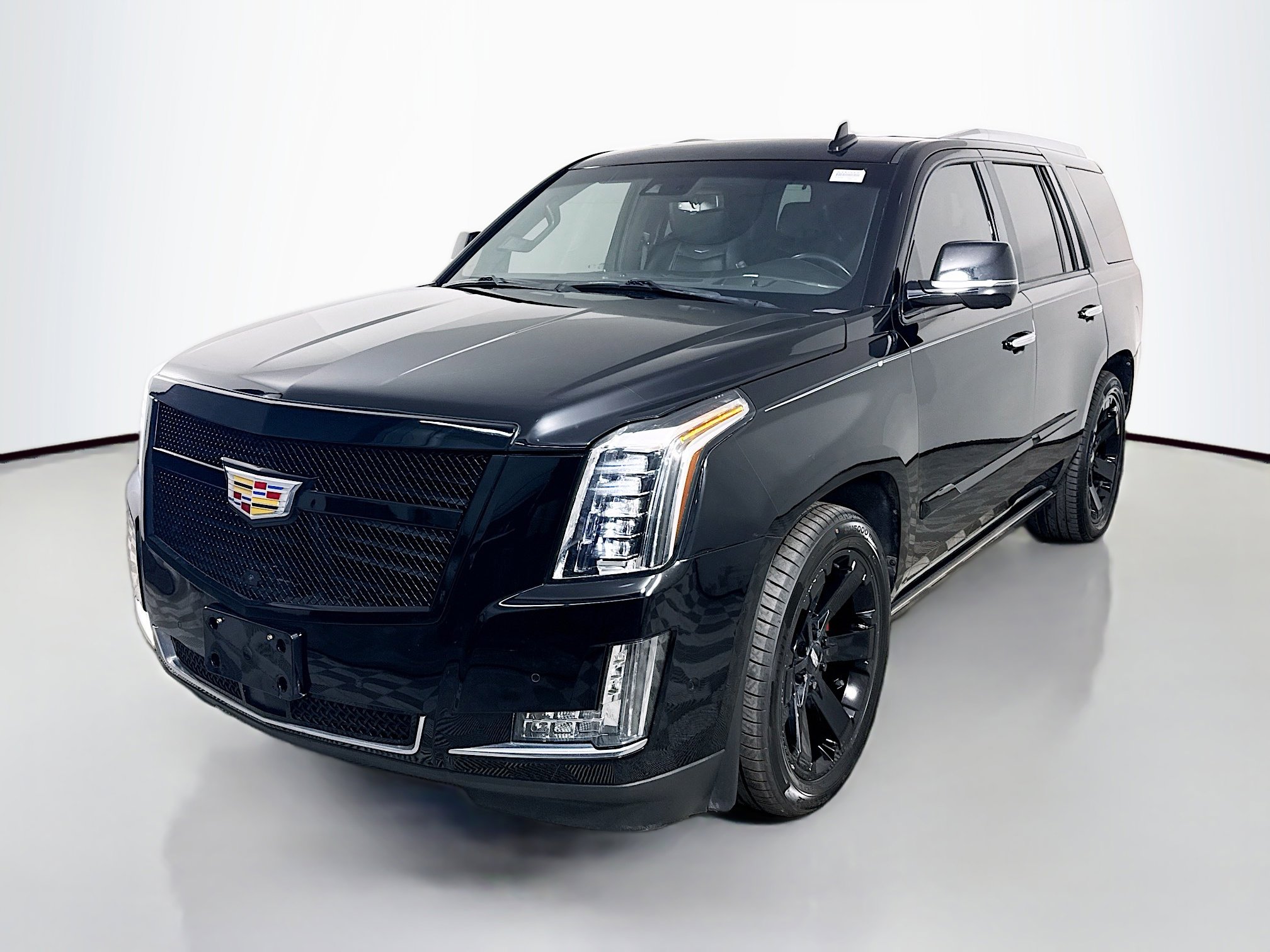 Used 2019 Cadillac Escalade Platinum w/ Escalade Sport Edition image 4