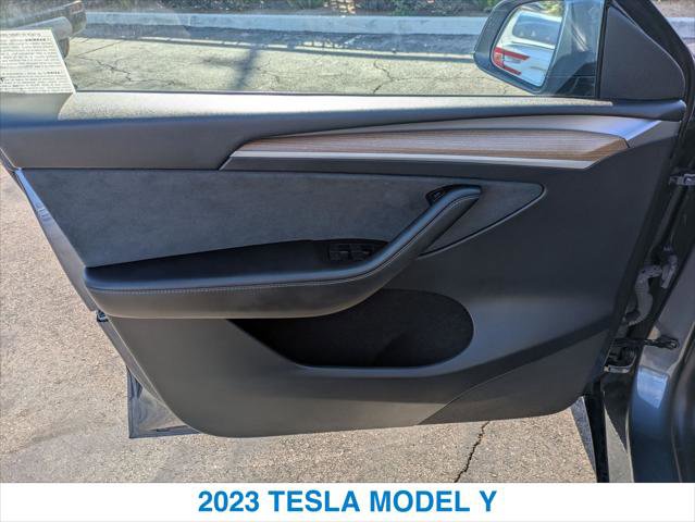 Used 2023 Tesla Model Y Performance image 12