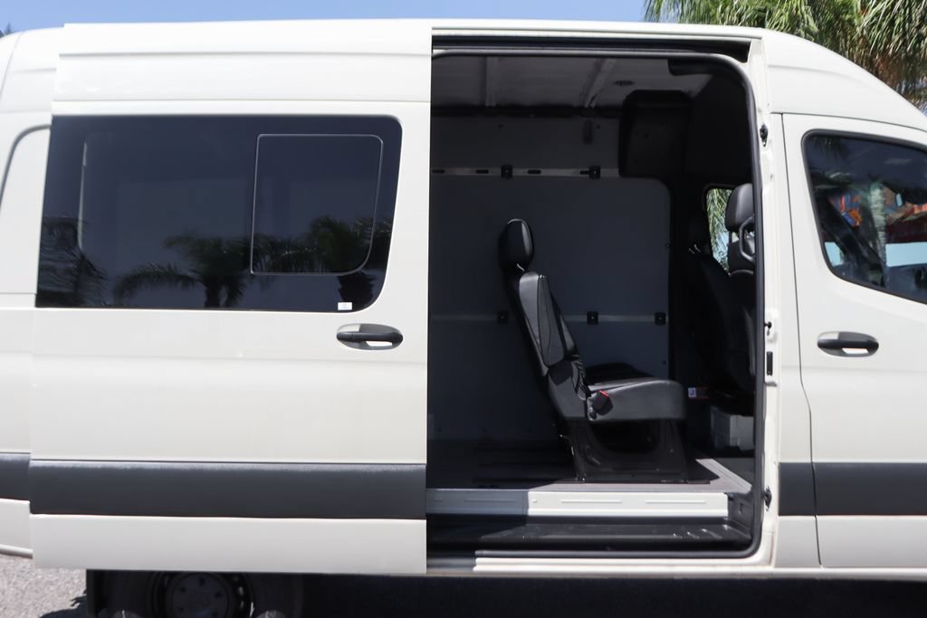 Used 2023 Mercedes-Benz Sprinter 2500 image 13