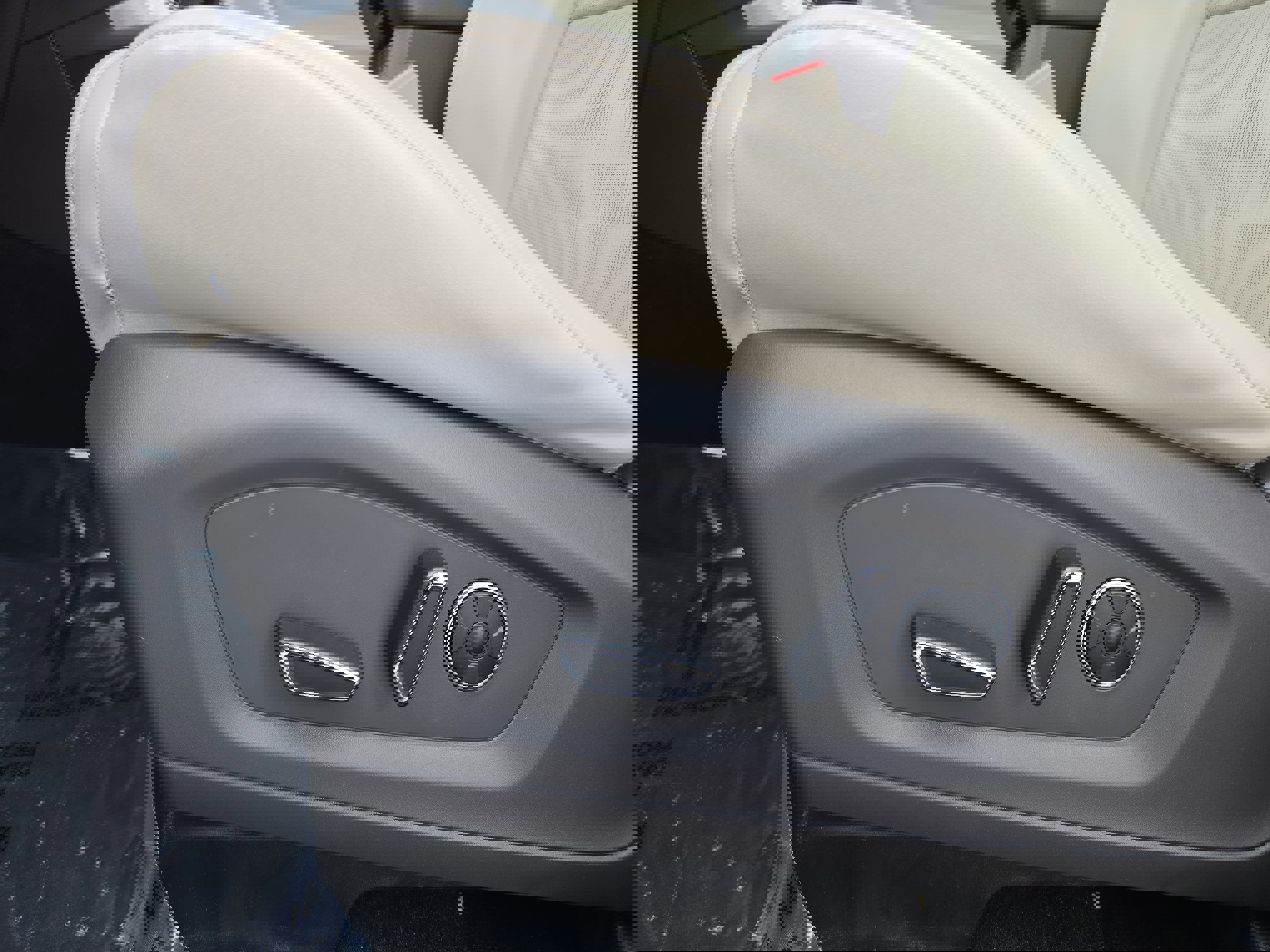 Used 2020 Ford Explorer Platinum w/ Premium Technology Package image 30