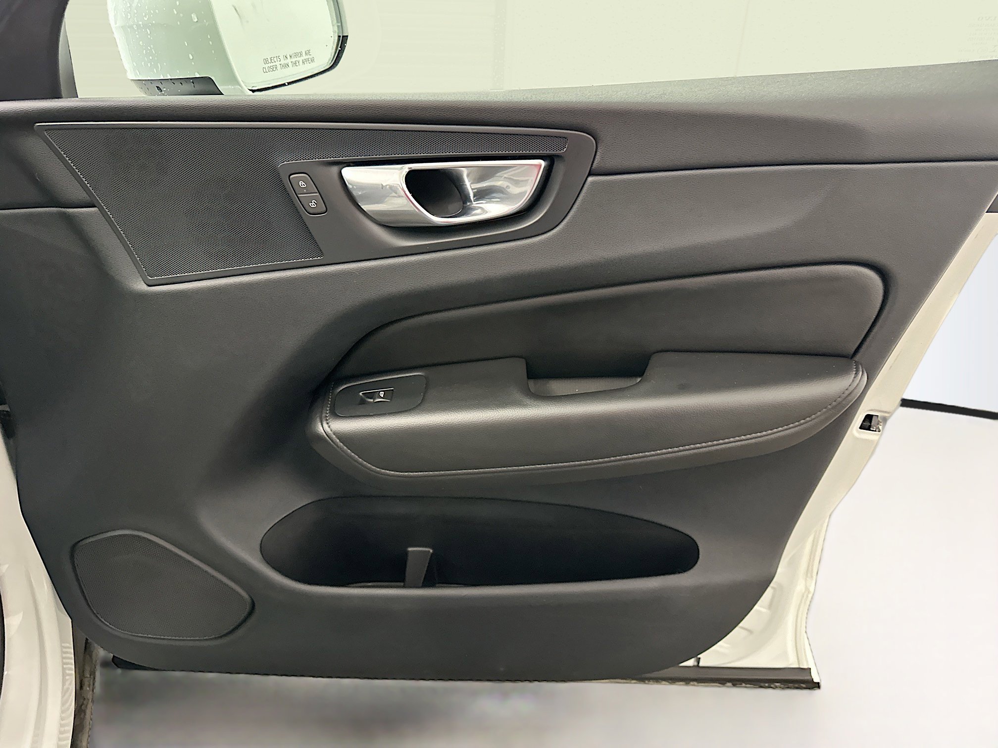 Used 2023 Volvo XC60 B5 Core image 35