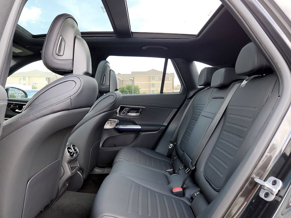 New 2025 Mercedes-Benz GLC 300 image 13