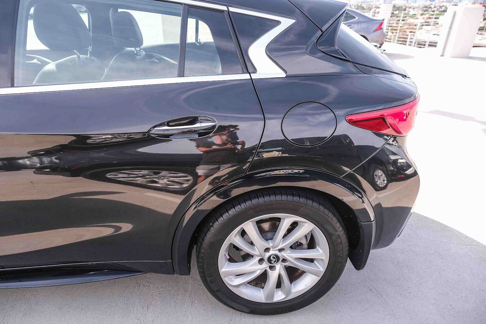 Used 2019 INFINITI QX30 w/ Cargo Package FWD image 8