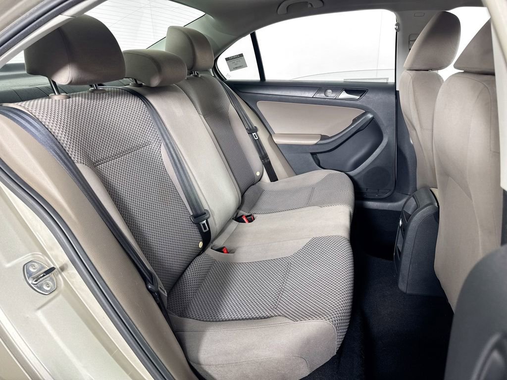 Used 2014 Volkswagen Jetta S image 25