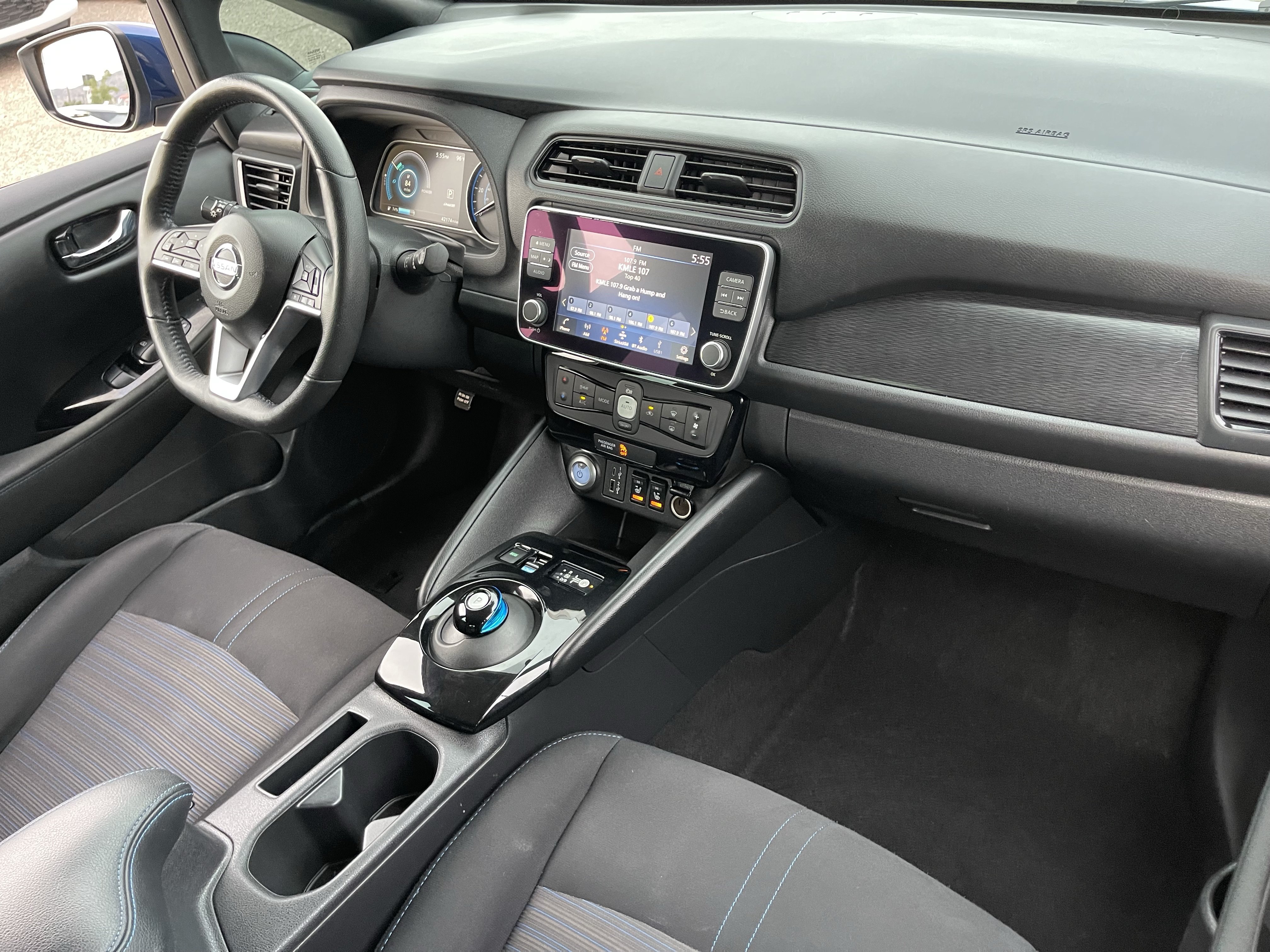 Used 2022 Nissan Leaf SV FWD image 11