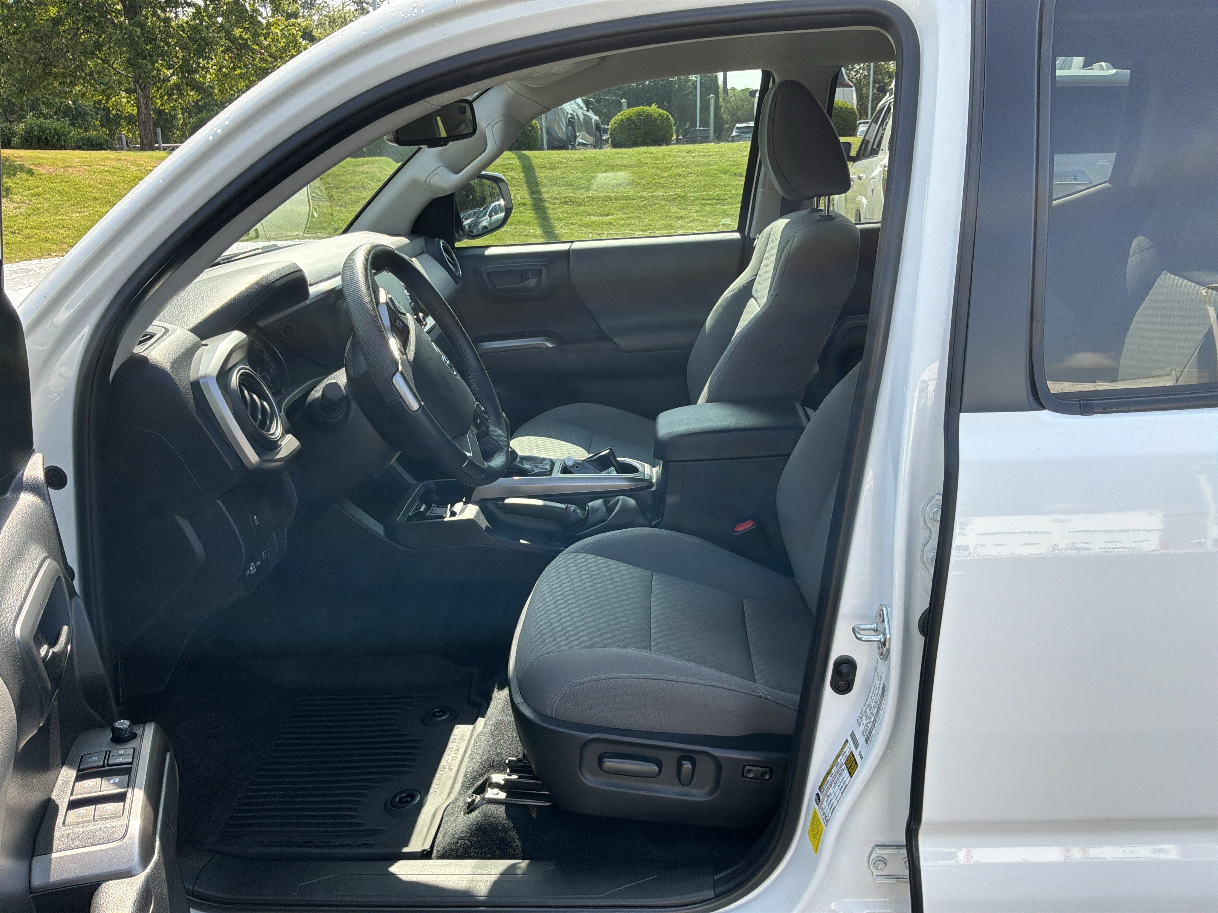Used 2023 Toyota Tacoma SR5 w/ Technology Package RWD image 16