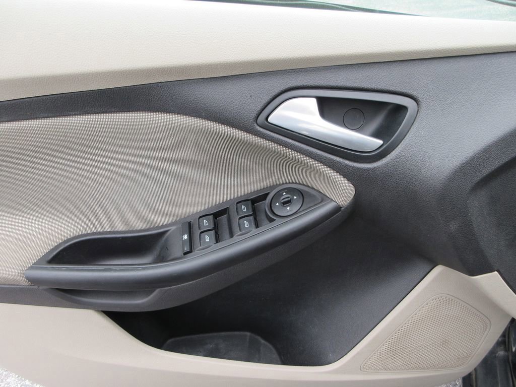 Used 2014 Ford Focus SE image 21