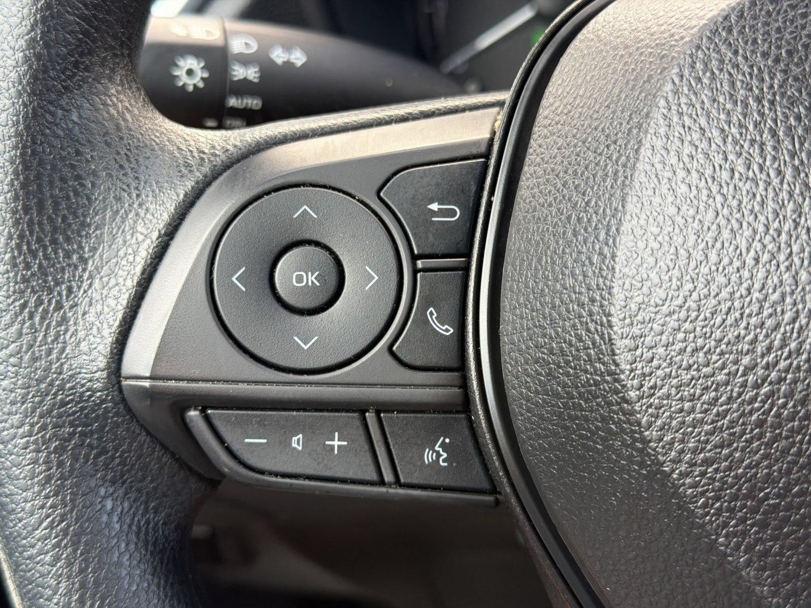 Used 2023 Toyota Corolla Cross AWD Hybrid image 18