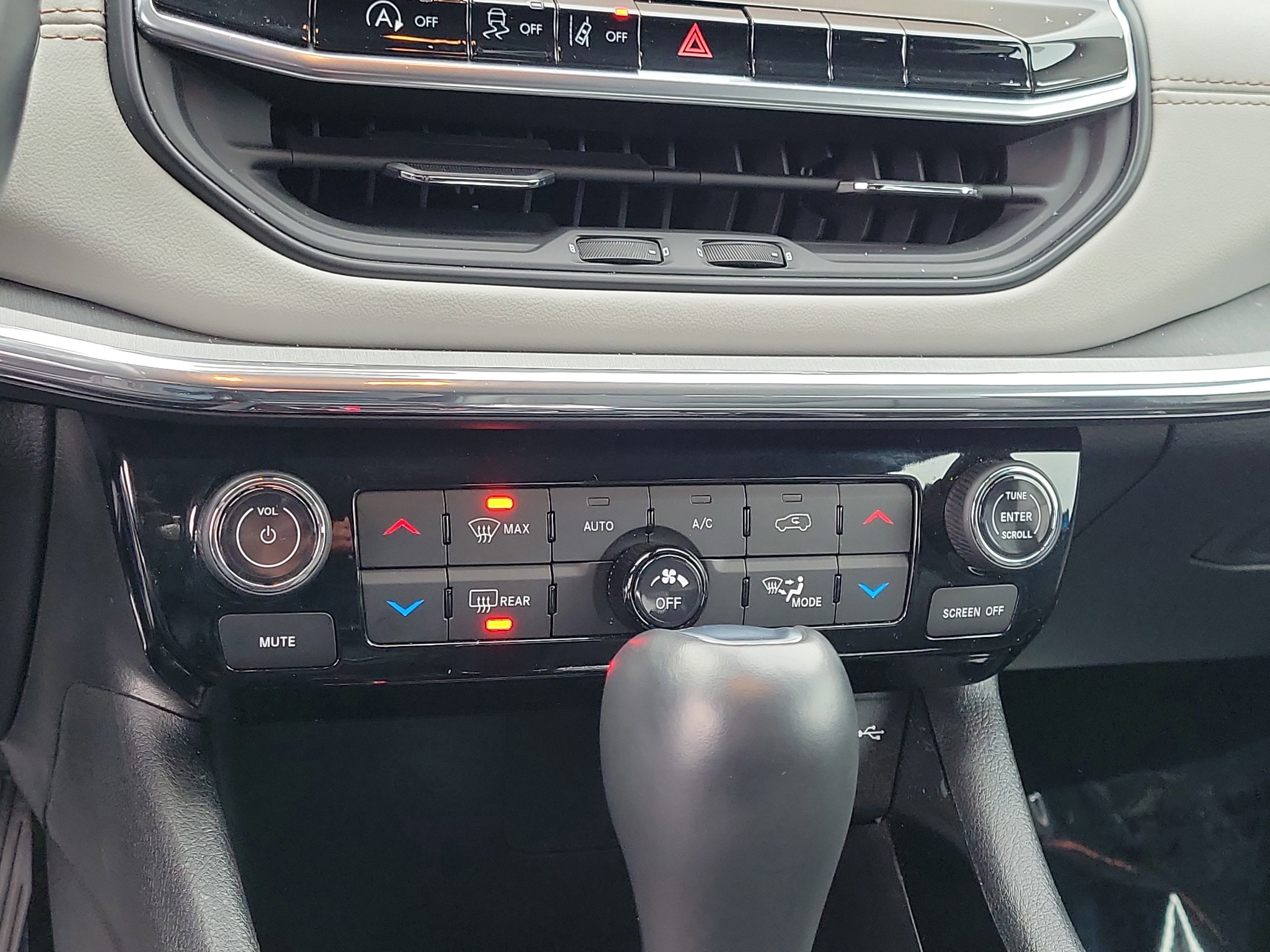 Used 2022 Jeep Compass Limited image 27