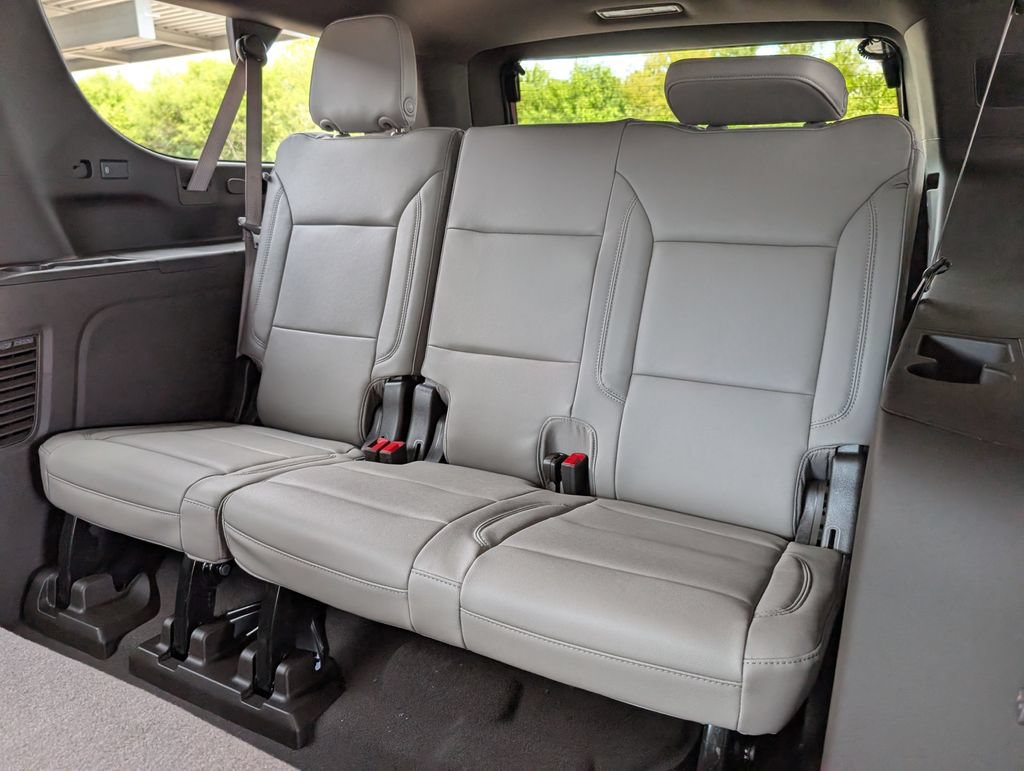 New 2026 Chevrolet Suburban LT w/ LPO, Dark Essentials Package RWD image 8
