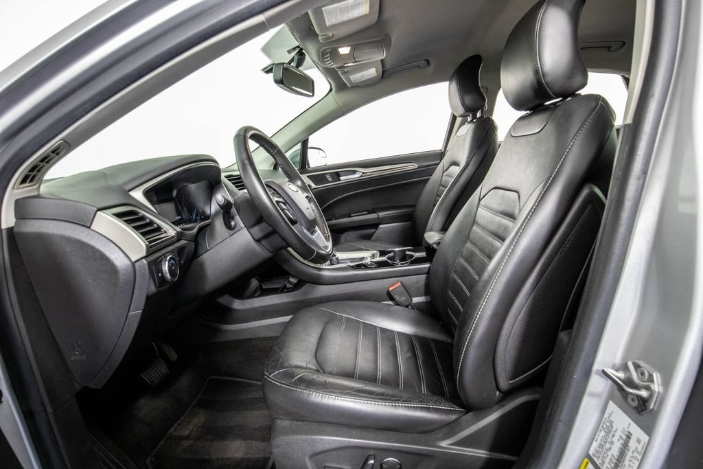 Used 2015 Ford Fusion SE w/ Equipment Group 202A FWD image 8