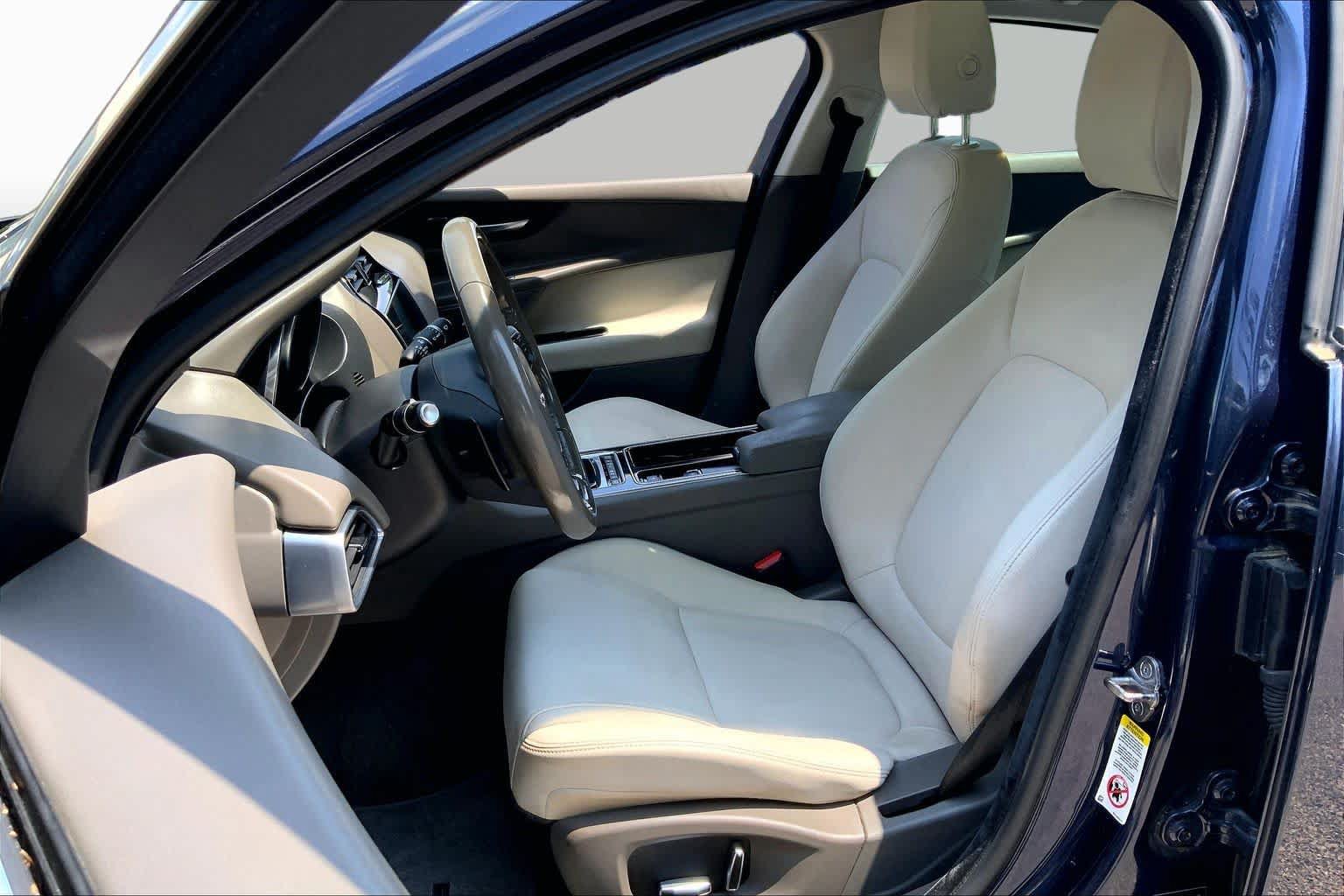 Used 2019 Jaguar XE Premium AWD/4WD image 9