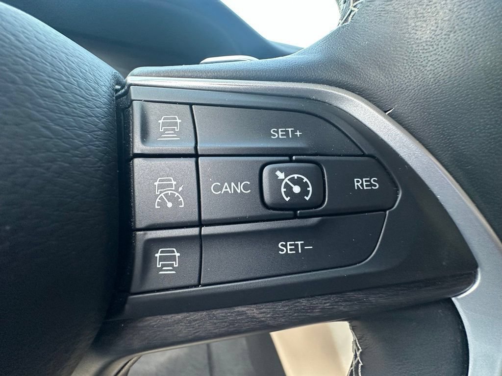 Used 2021 Jeep Grand Cherokee L Limited AWD/4WD image 16