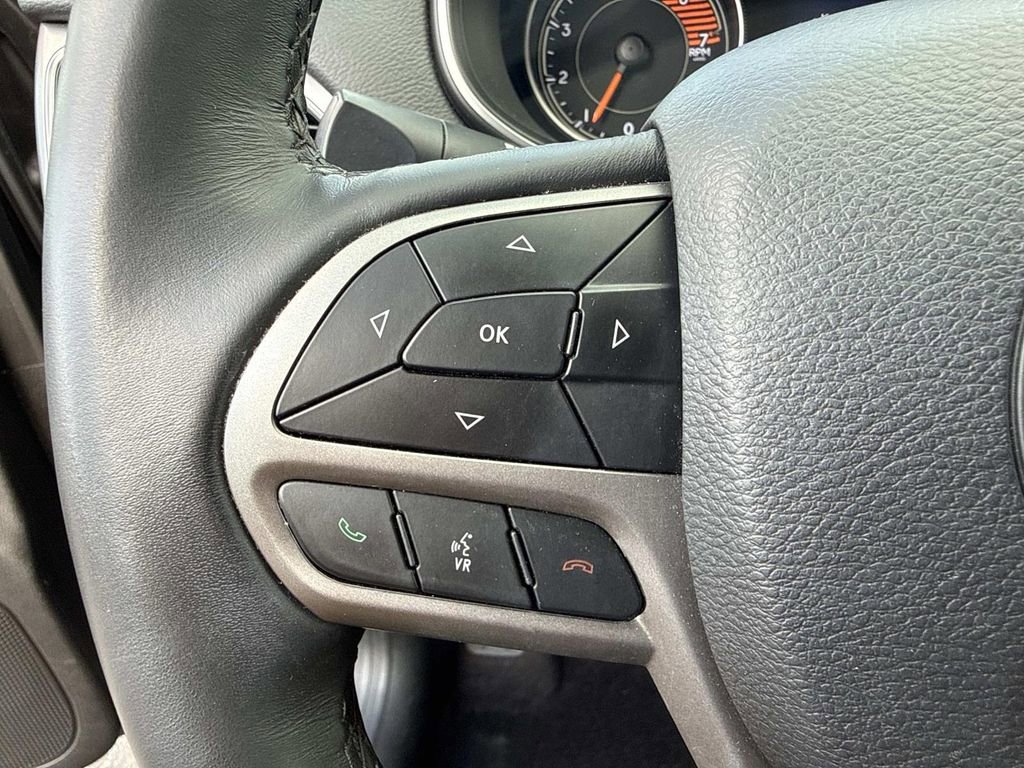 Used 2019 Jeep Cherokee Limited FWD image 29