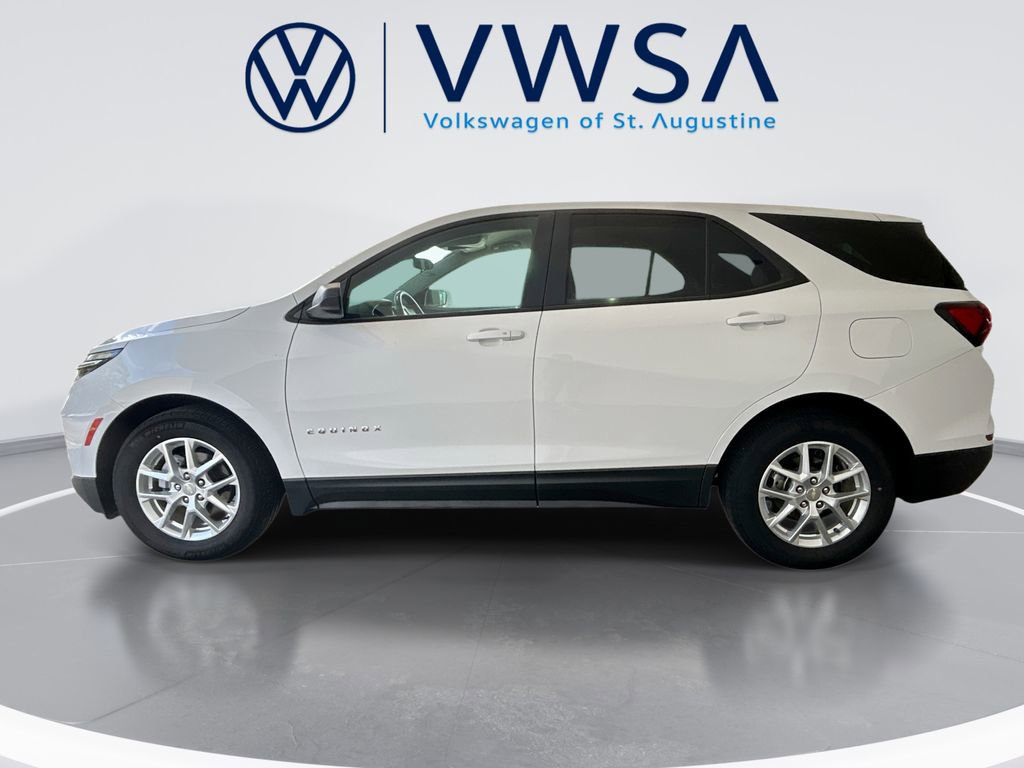 Used 2022 Chevrolet Equinox LS w/ LS Convenience Package FWD image 4