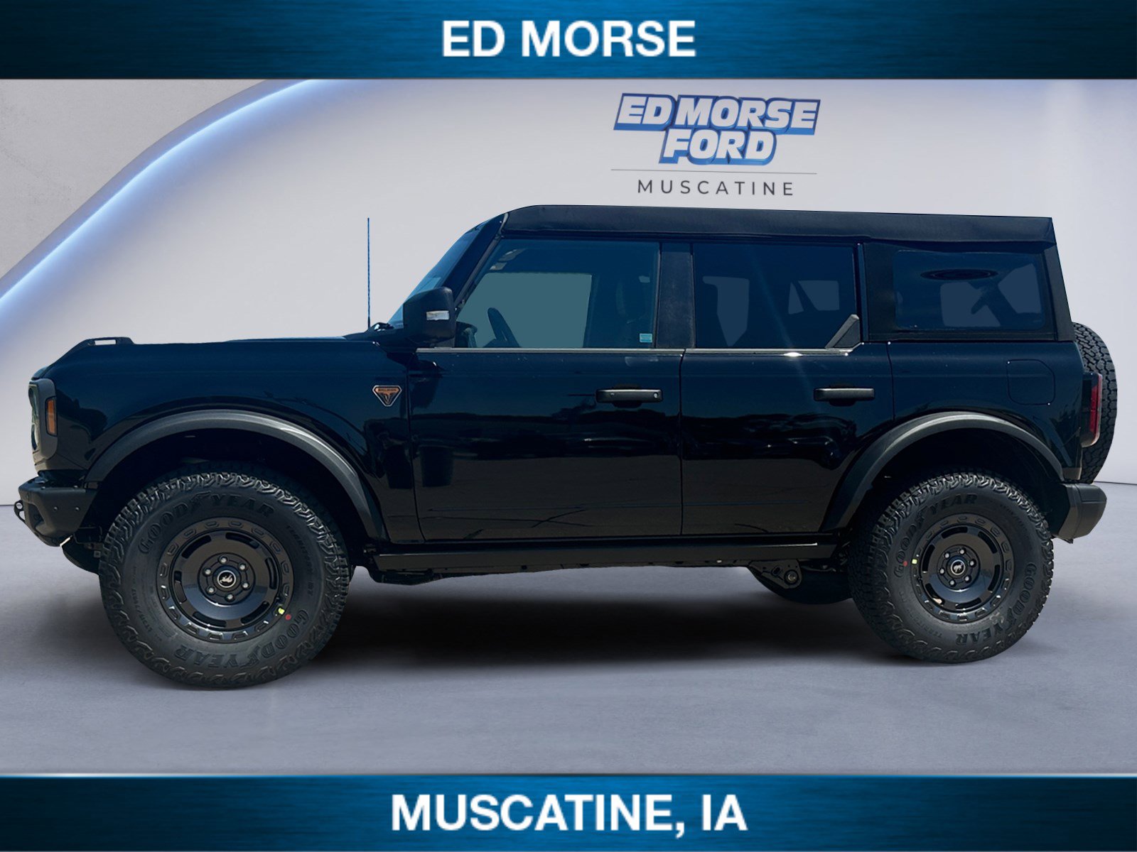New 2025 Ford Bronco Badlands image 2