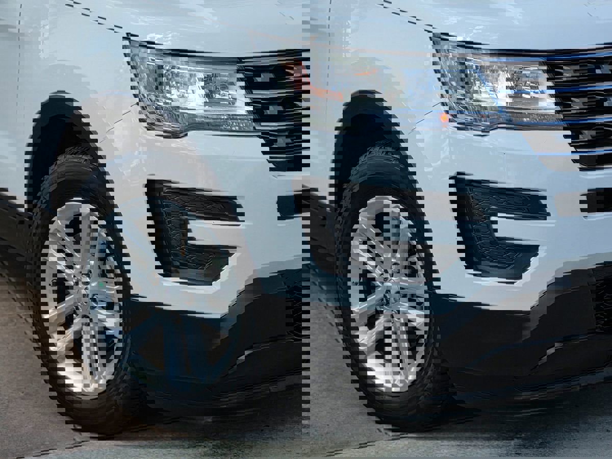 Used 2016 Ford Explorer FWD image 5