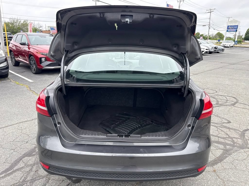 Used 2015 Ford Focus SE FWD image 13
