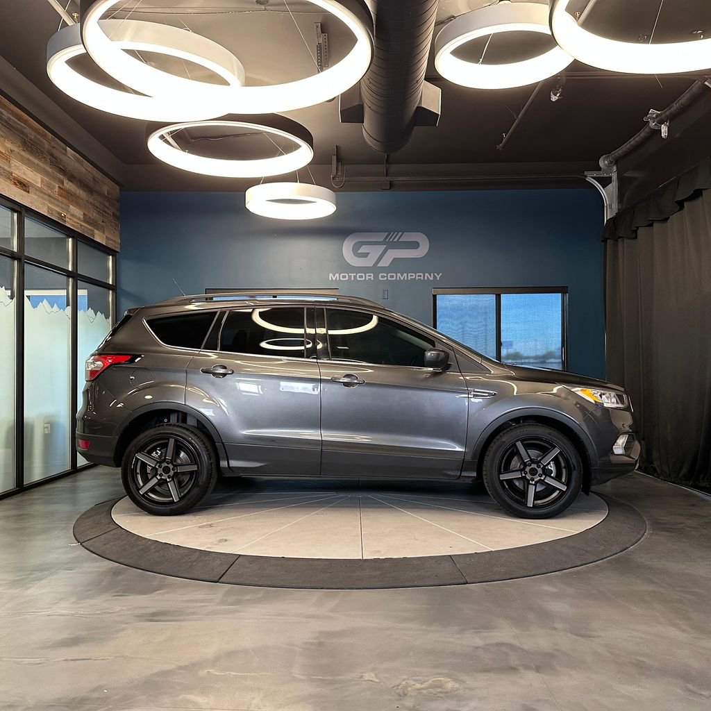 Used 2018 Ford Escape SEL image 2