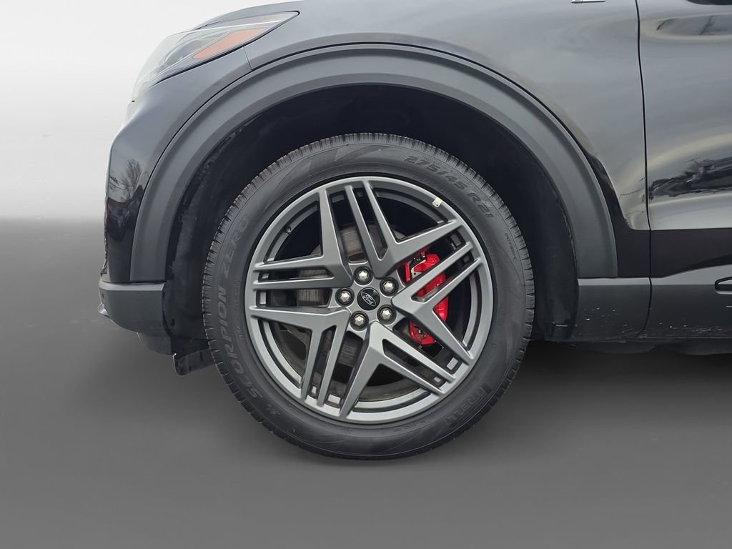 Used 2025 Ford Explorer ST-Line w/ Premium Package image 16