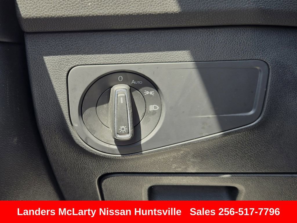 Used 2024 Volkswagen Tiguan SE AWD/4WD image 27