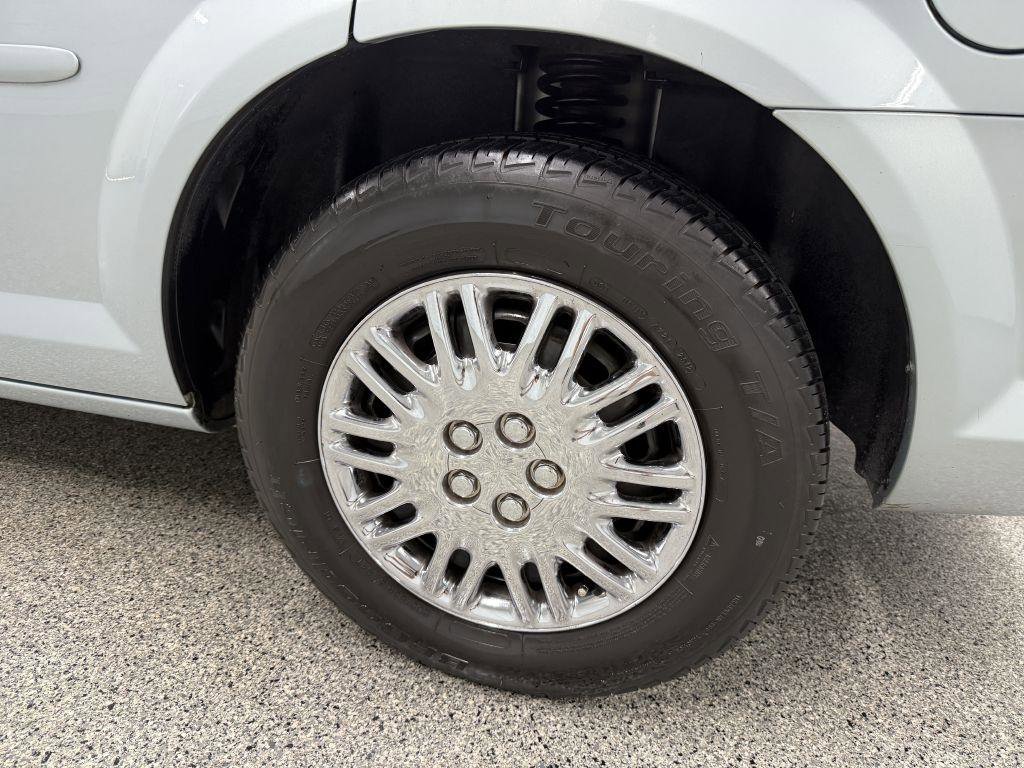 Used 2002 Chrysler Sebring LX image 30