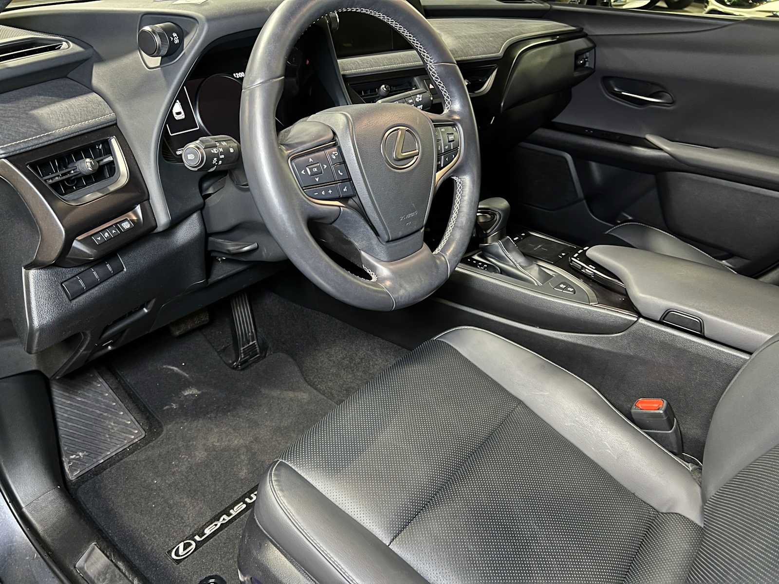 Used 2021 Lexus UX 250h w/ Premium Package image 21
