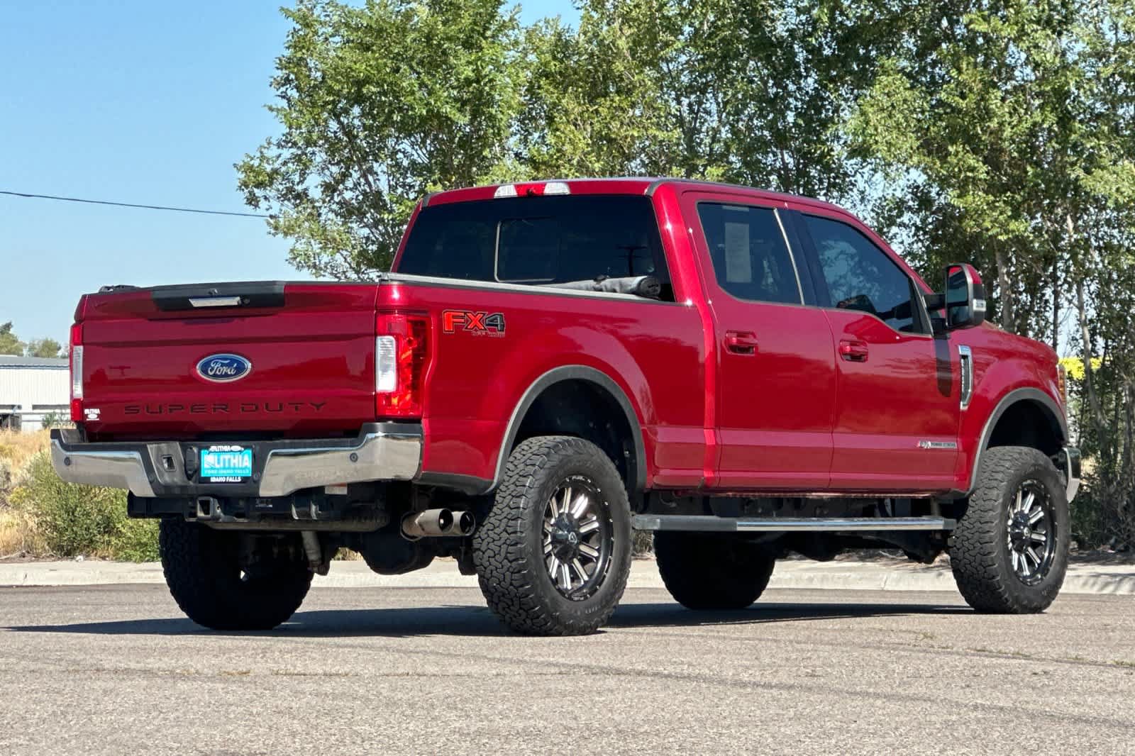 Used 2018 Ford F250 Lariat w/ Lariat Value Package AWD/4WD image 2