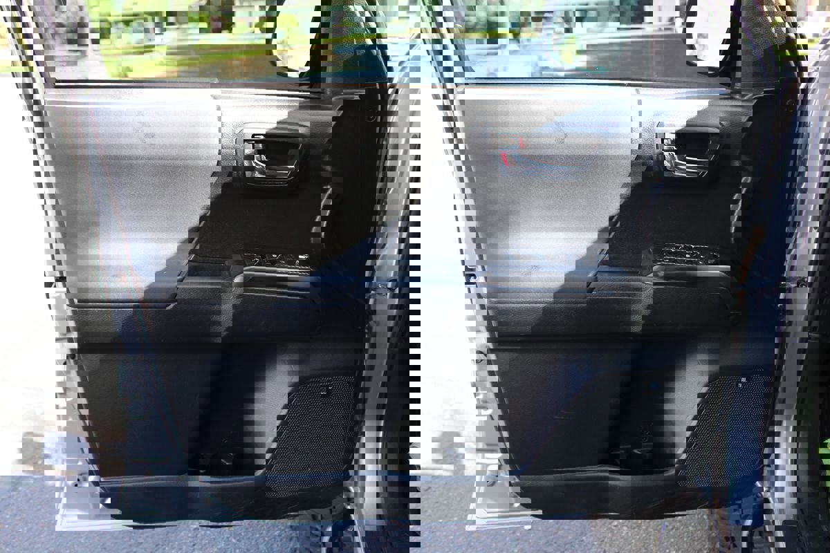 Used 2017 Toyota Tacoma TRD Off-Road image 11