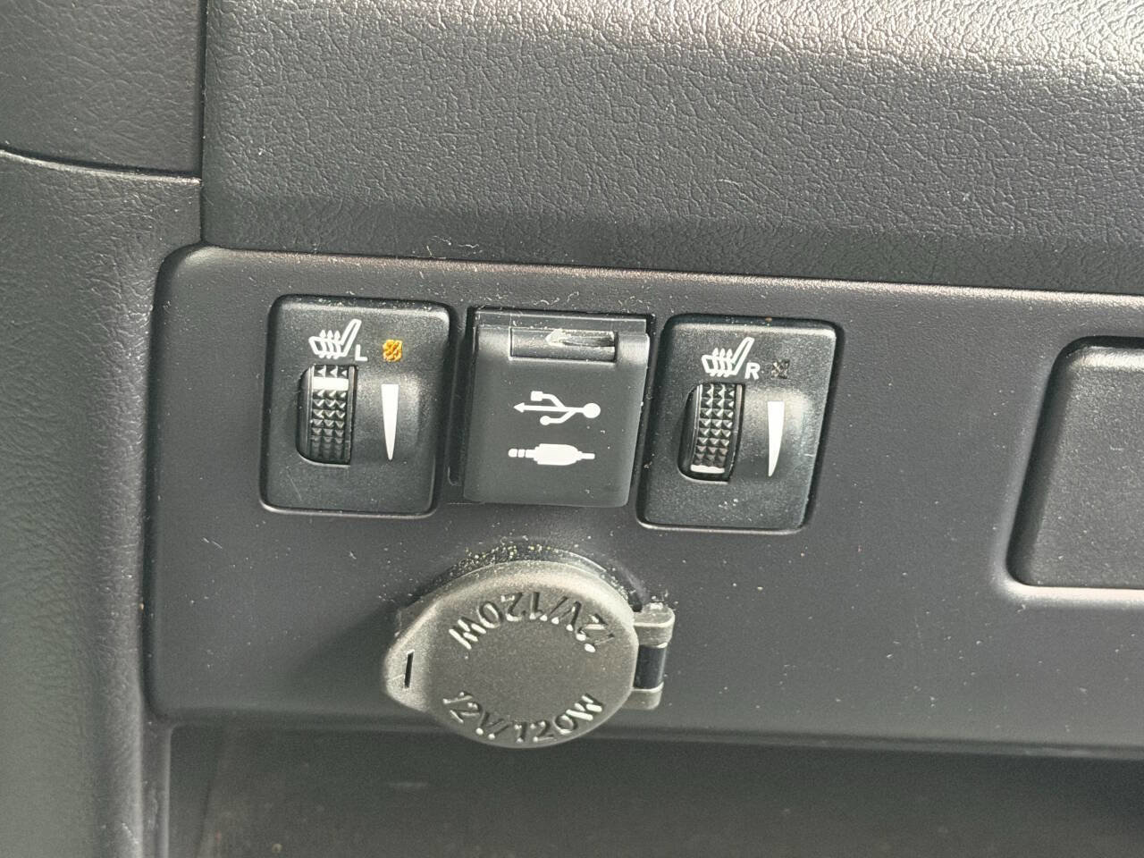 Used 2020 Toyota Sienna SE FWD image 28