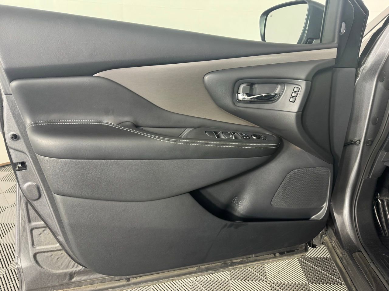 Used 2023 Nissan Murano SL w/ SL Moonroof Package FWD image 9