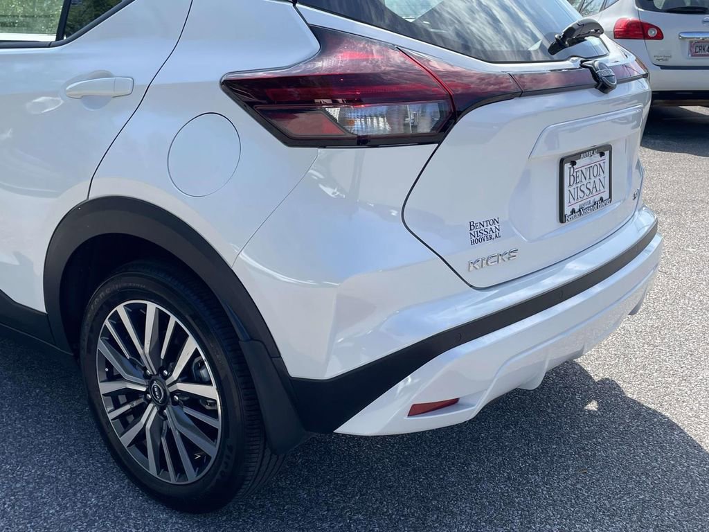 Used 2023 Nissan Kicks SV FWD image 12