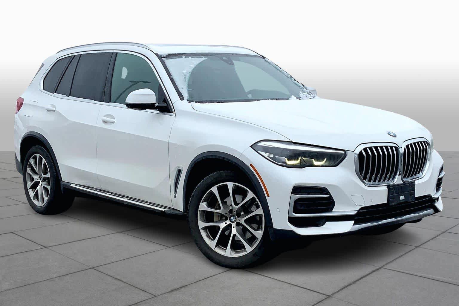 Used 2022 BMW X5 xDrive40i w/ Premium Package image 3