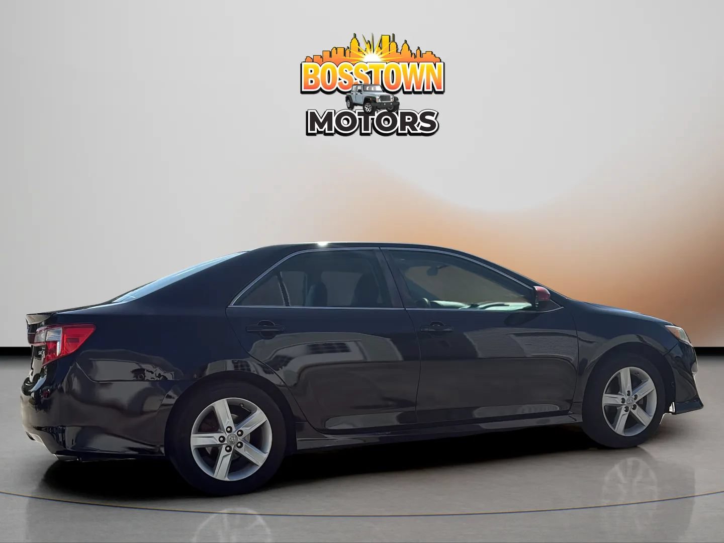 Used 2012 Toyota Camry SE FWD image 8