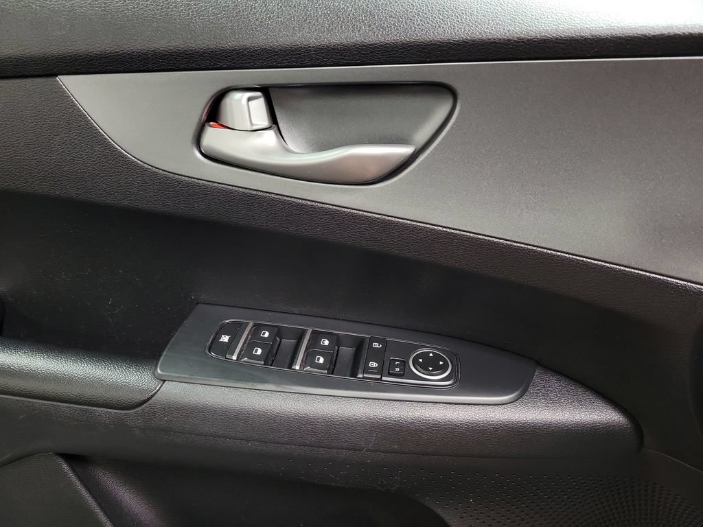 Used 2020 Kia Forte Sedan FWD image 19