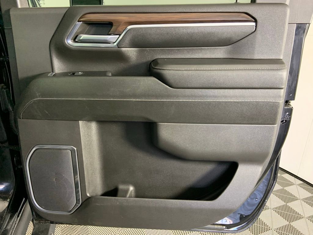 Used 2024 GMC Sierra 3500 SLT w/ SLT Convenience Package image 26