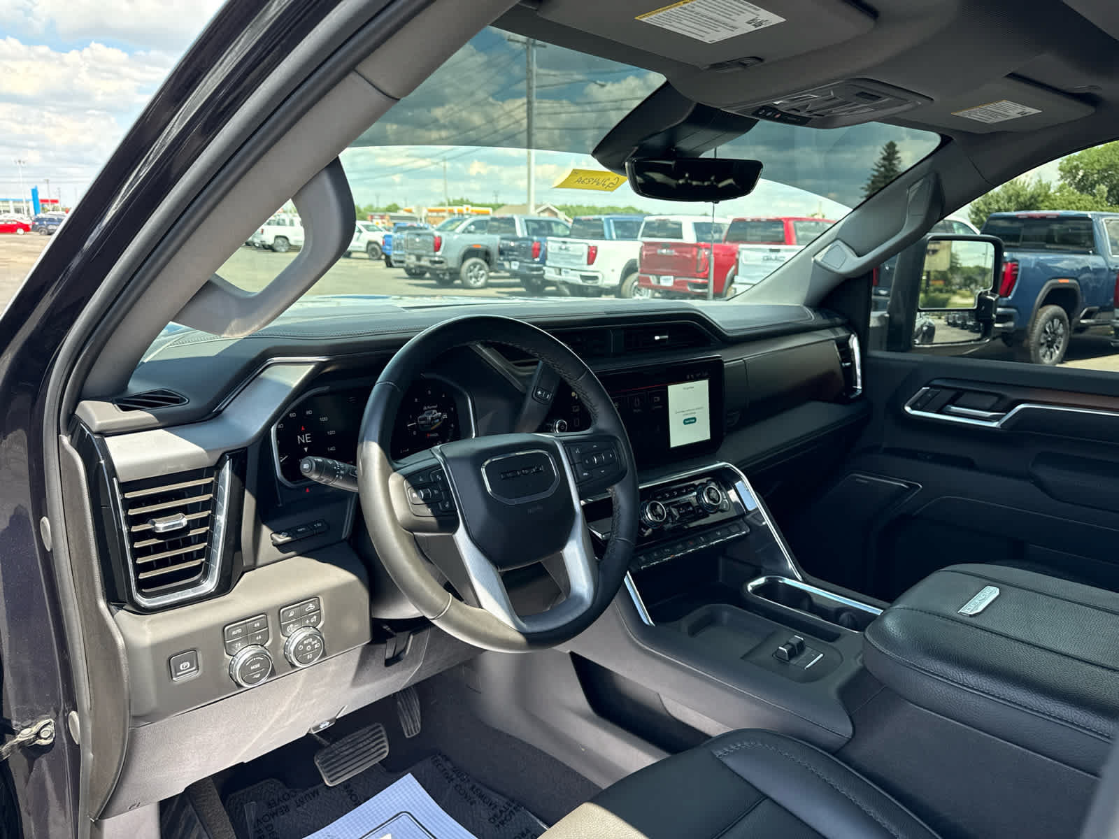 Certified 2026 GMC Sierra 3500 Denali w/ Denali Reserve Package AWD/4WD image 14