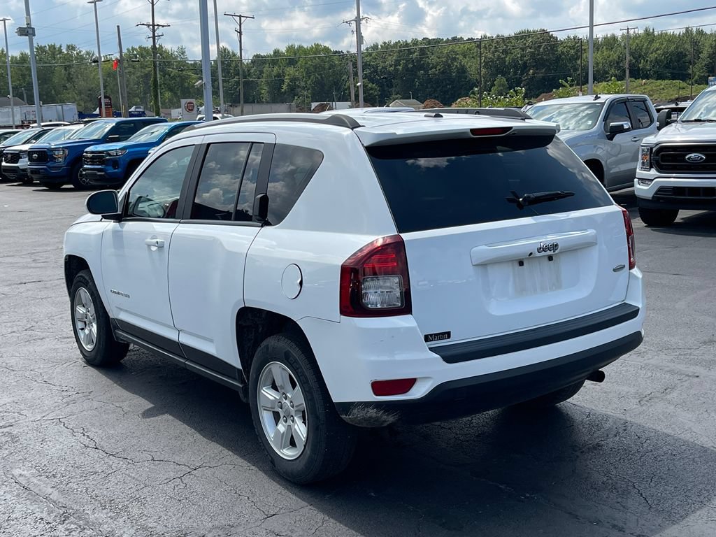 Used 2017 Jeep Compass Latitude FWD image 5