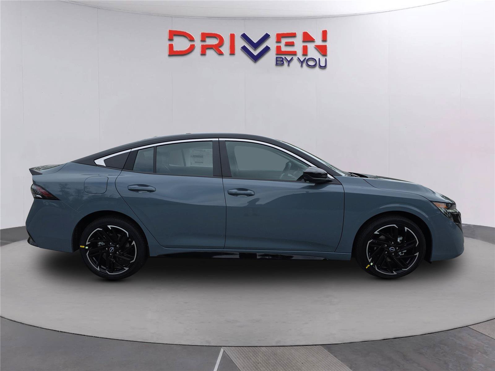 New 2026 Nissan Sentra SR w/ Floor Mat Package FWD image 4