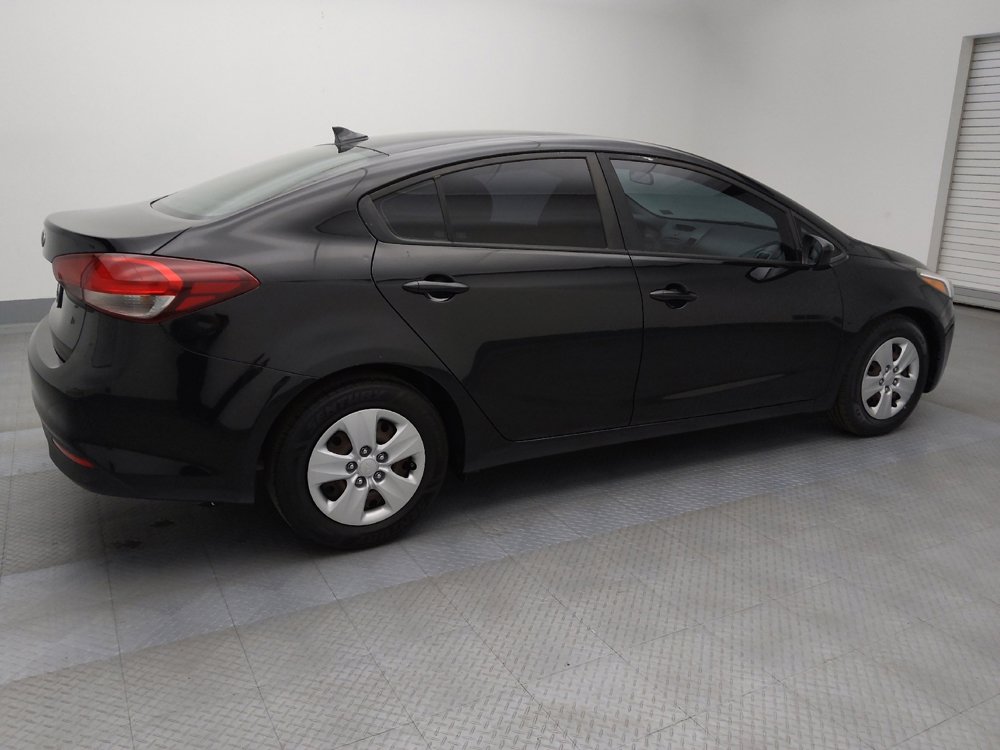 Used 2017 Kia Forte LX image 10