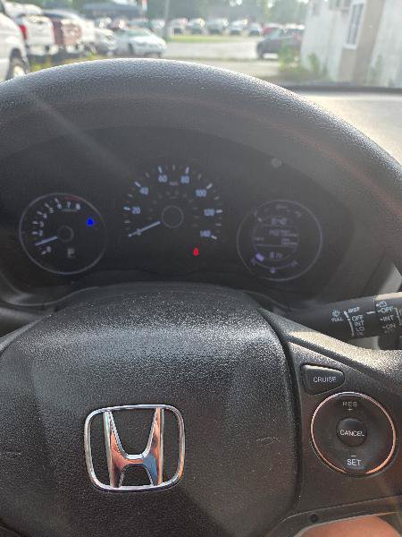 Used 2018 Honda HR-V LX image 7