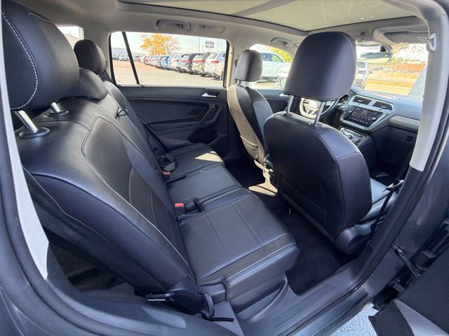 Certified 2021 Volkswagen Tiguan SE w/ Panoramic Sunroof Package AWD/4WD image 22