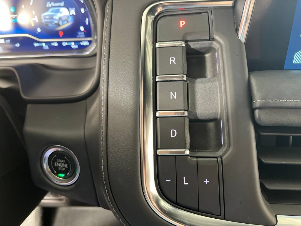 Certified 2022 Chevrolet Tahoe Z71 w/ Luxury Package AWD/4WD image 37