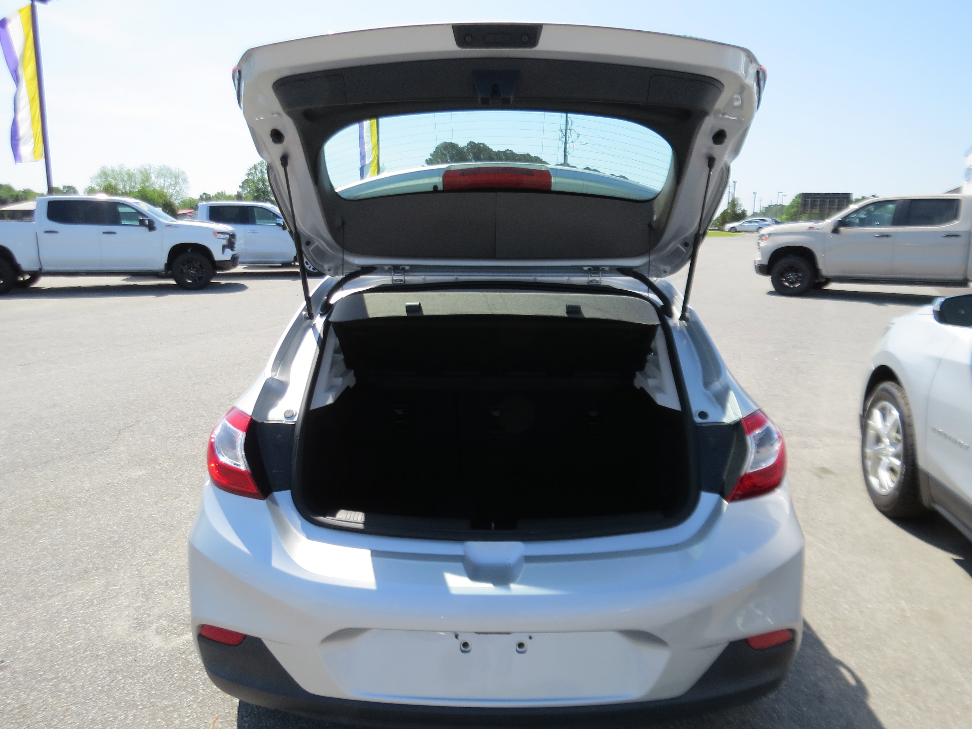 Used 2017 Chevrolet Cruze Premier FWD image 10