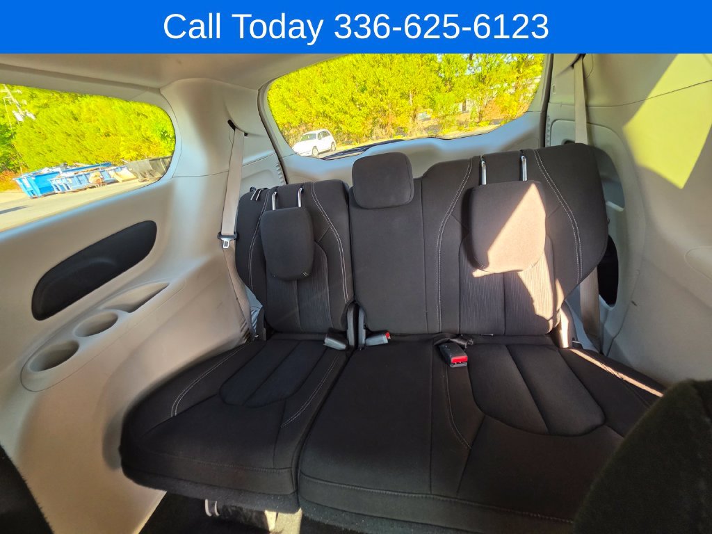 Used 2023 Chrysler Voyager LX FWD image 23