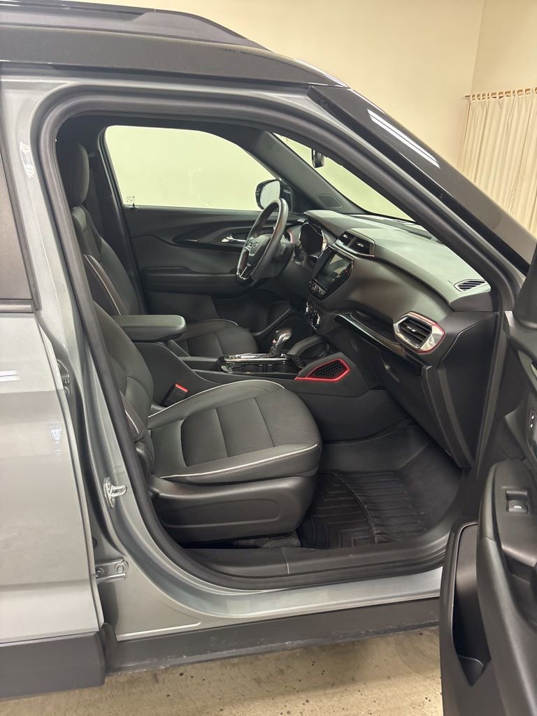 Used 2023 Chevrolet TrailBlazer RS w/ Convenience Package image 35