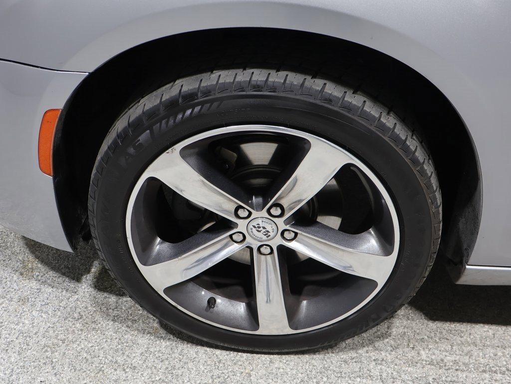 Used 2018 Chrysler 300 Limited image 8