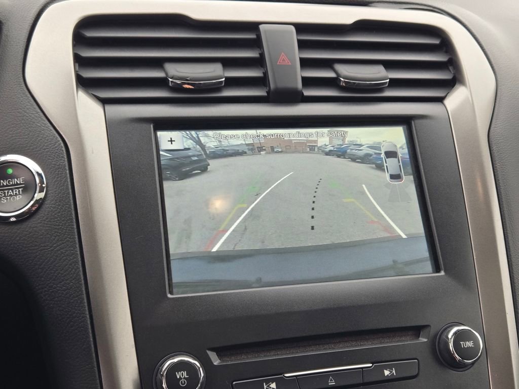 Used 2017 Ford Fusion SE w/ Fusion SE Technology Package image 35