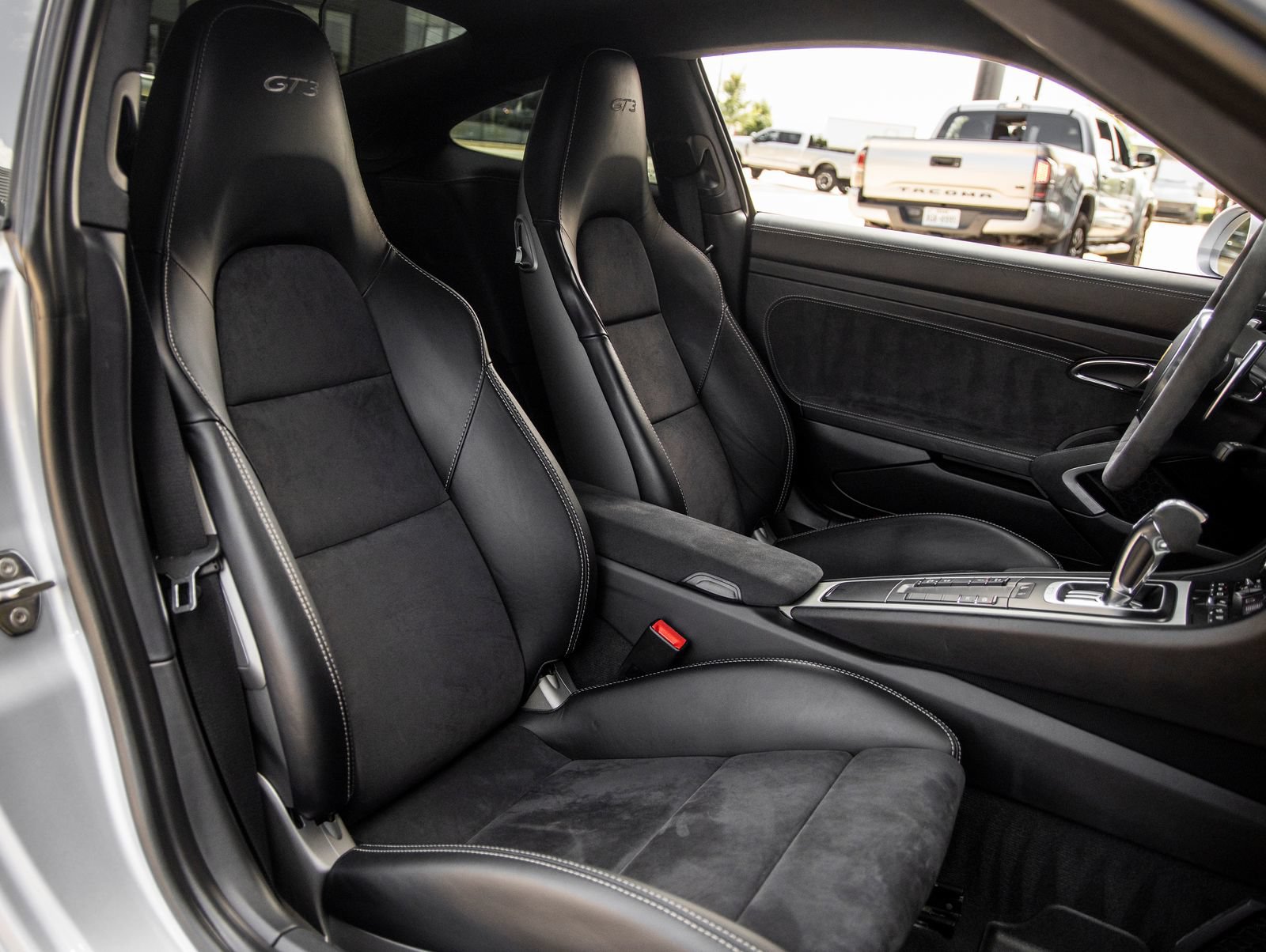 Certified 2016 Porsche 911 GT3 RWD image 38