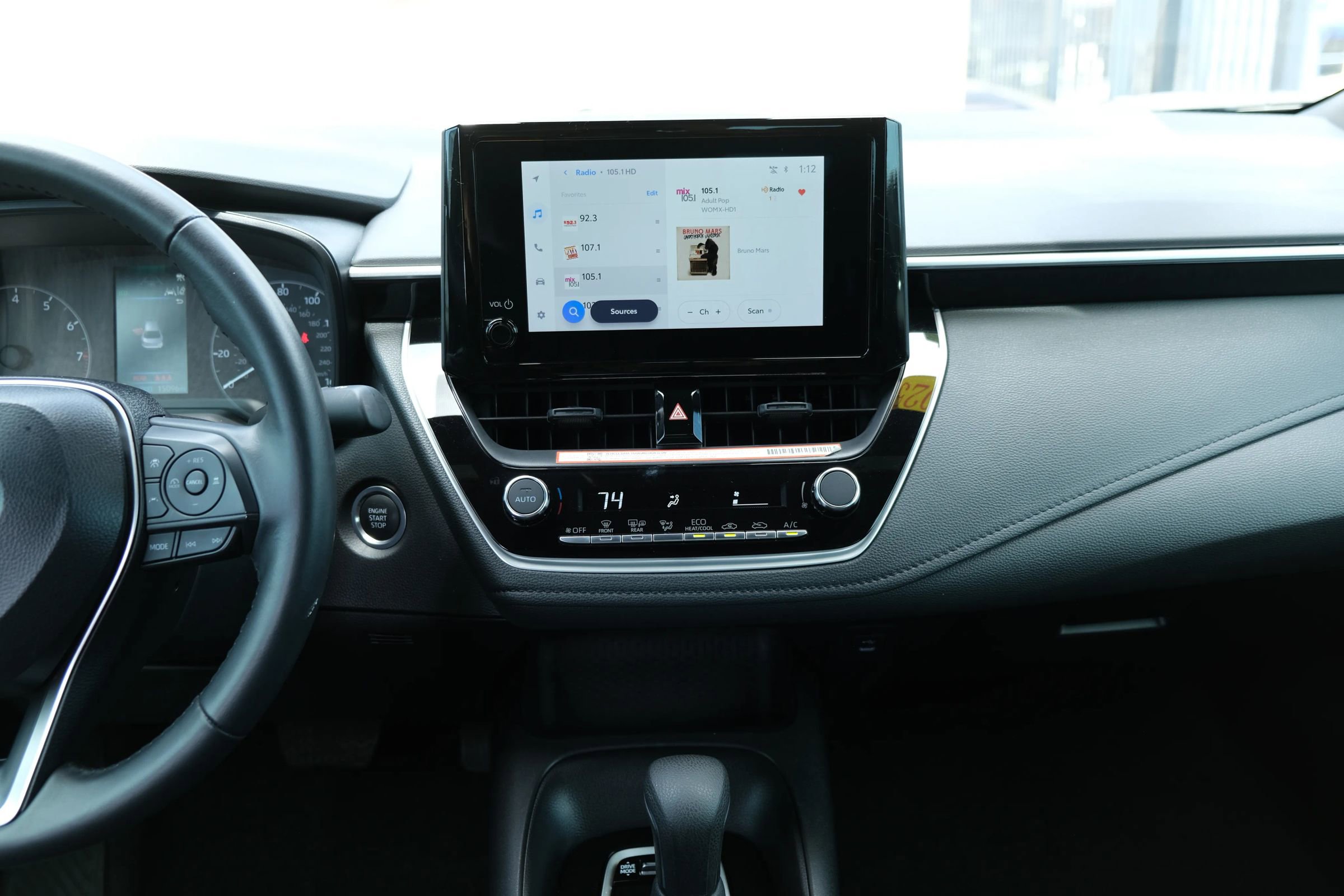 Used 2025 Toyota Corolla SE image 25